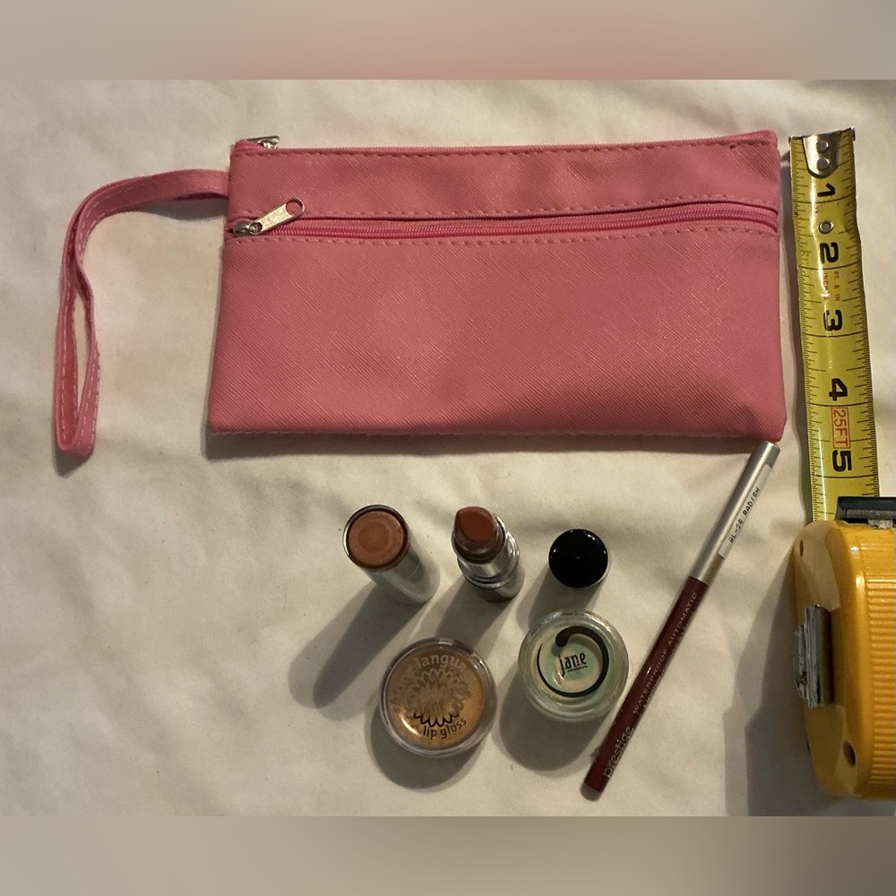 NWT Burgundy Lip Liner Gloss & Lipstick Set w/ pink wristlet bag - Picture 4 of 5